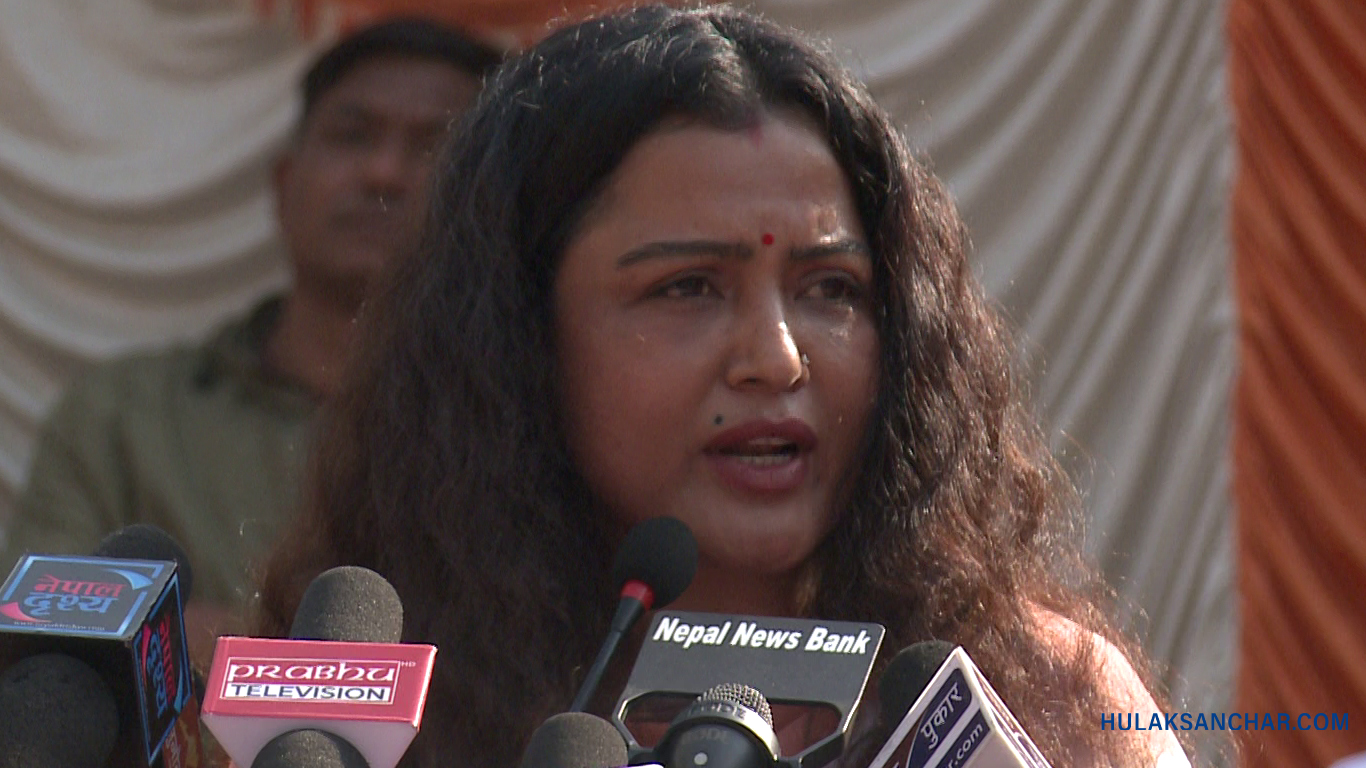 रेखा थापाको प्रश्न : मेरा दाजुभाई हरेक दिन विदेशिन बाध्य छन्, के यही हो गणतन्त्र ?