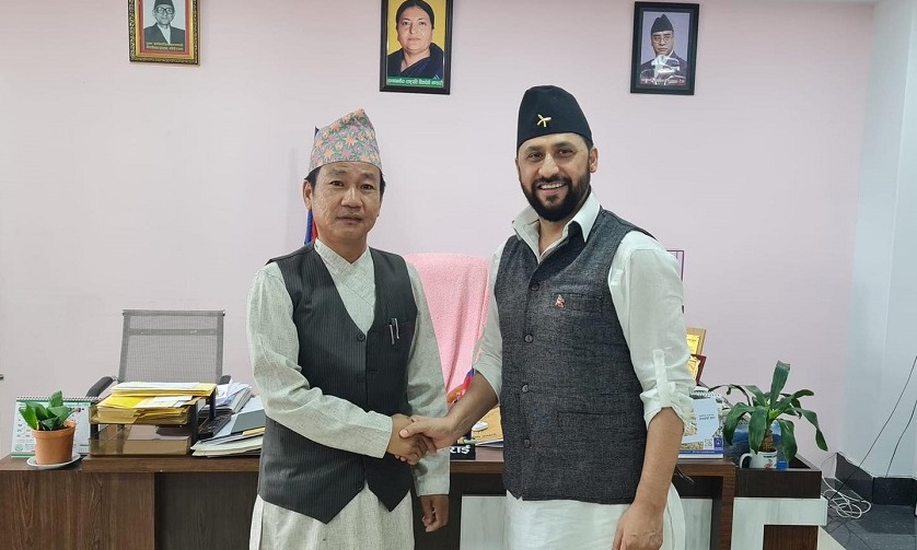हर्क साम्पाङ भेट्न पुगे रवि लामिछाने