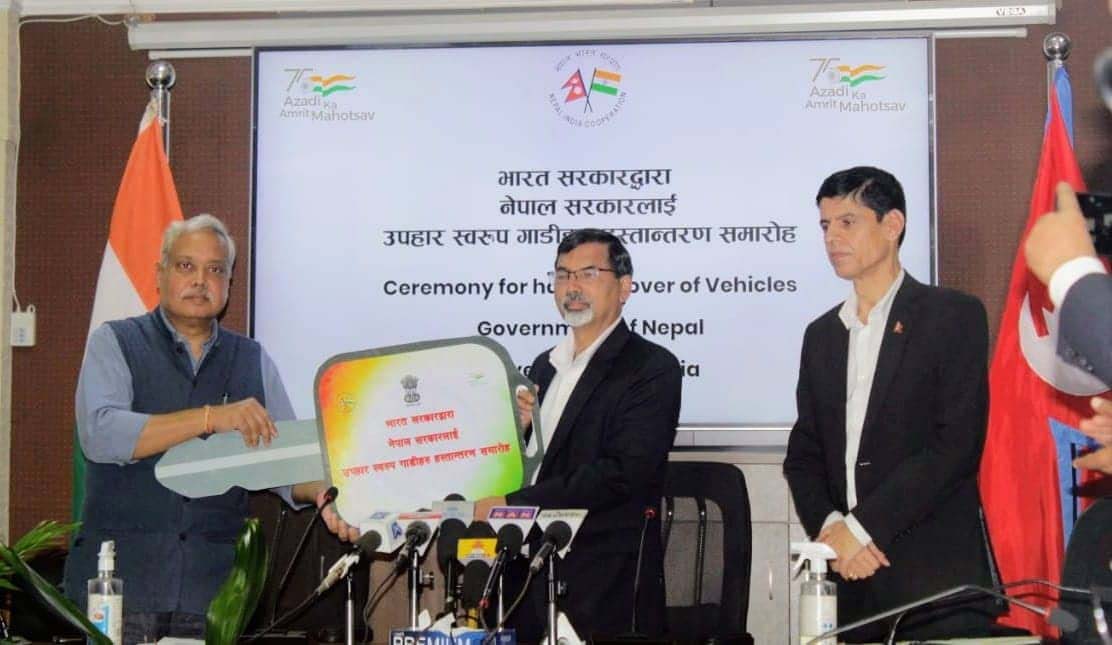 भारतले दियाे नेपाललाई २०० ओटा गाडी उपहार (भिडिओसहित)