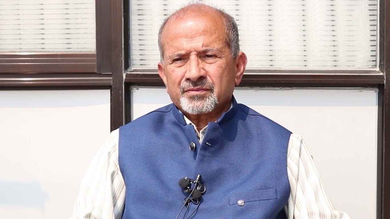 एमालेकाे विधानमा भएका असंवैधानिक र अलोकतान्त्रिक प्रावधान हटाउन पाण्डेले दिए निर्वाचन आयाेगमा निवेदन