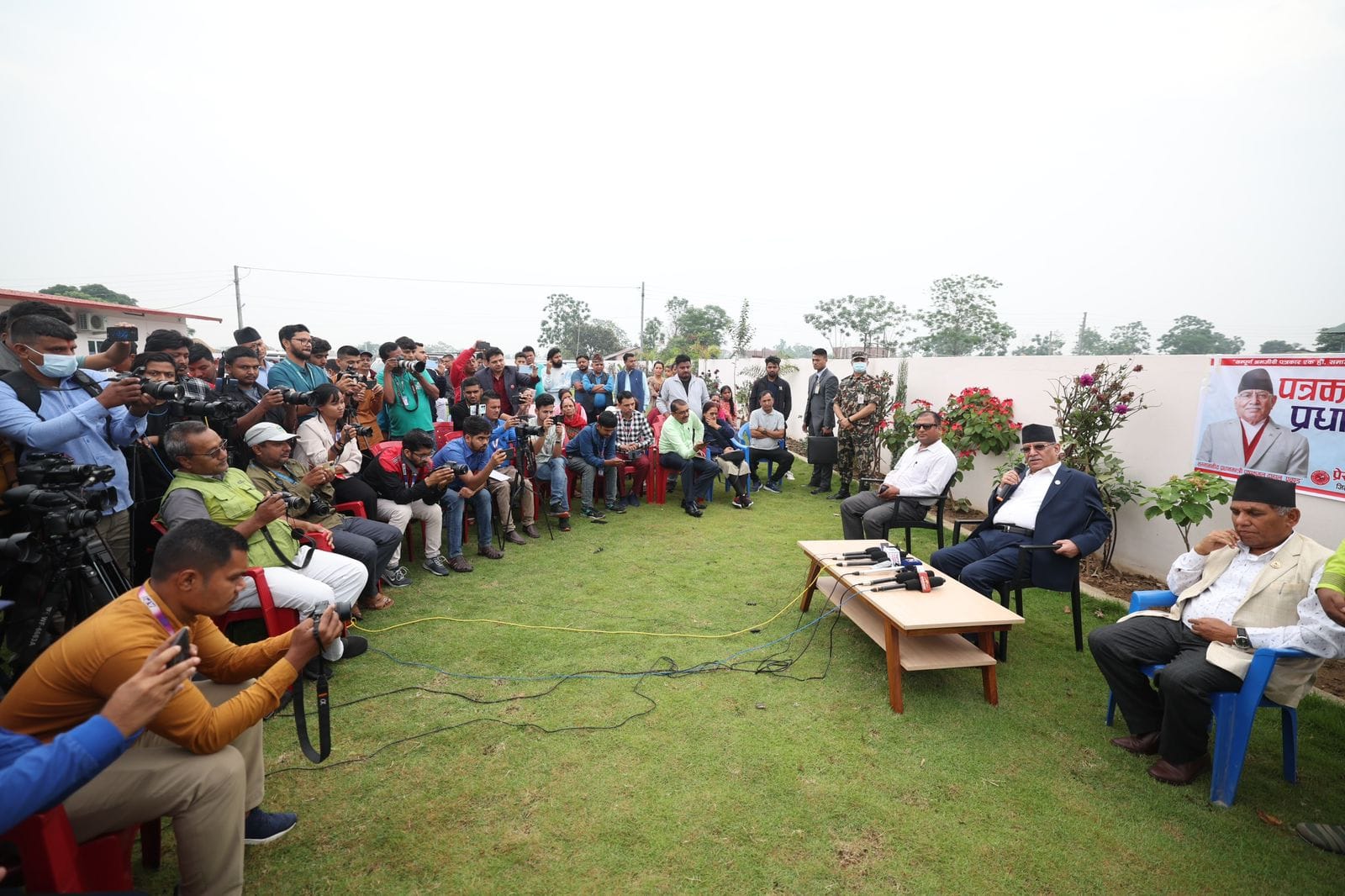 रविलाई प्रचण्डले भने- सरकारमा आउनुस्, भ्रष्टाचारको कुन फाइल खोल्नुपर्‍यो म तयार छु