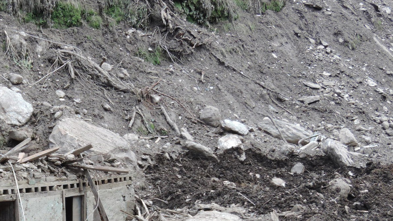 पहिरोमा बेपत्ताको शव नभेटिएपछि कुशको शव बनाएर दाहसंस्कार