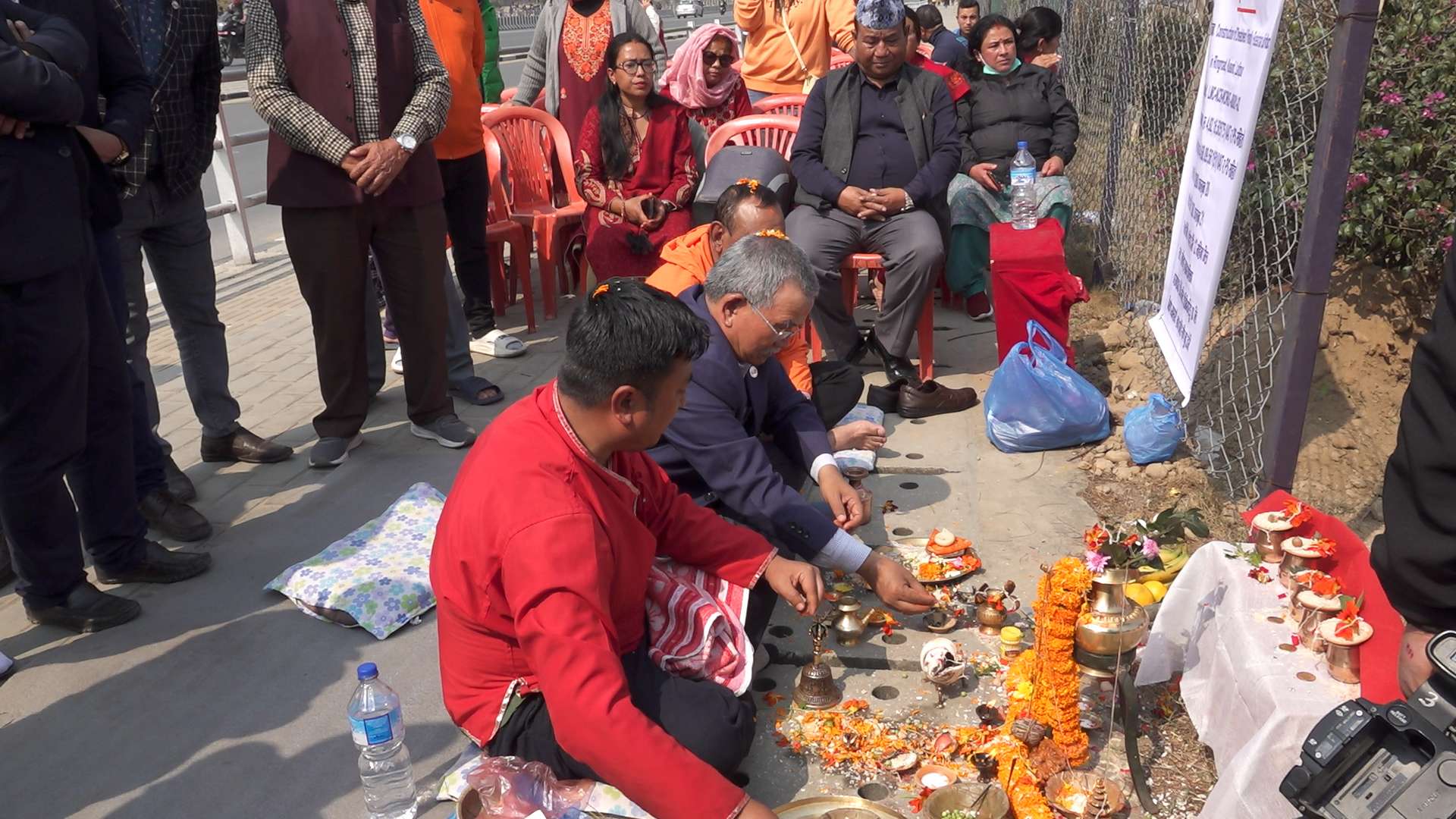 साढे ४ करोड लागतमा महानगरले लिफ्ट सहितको आकाशे पुल निर्माण गर्ने, चिरिबाबु महर्जनले गरे शिलान्यास