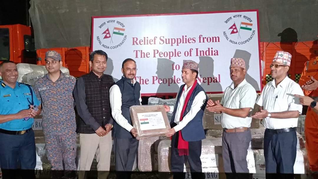 बाढी पहिरो पीडितका लागि भारतले दियो ४.२ टनको आपतकालीन राहत