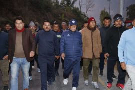 तातोपानी कुण्ड पुगे प्रचण्ड, कुण्ड वरपर तटबन्ध निर्माणमा जोड
