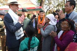 वेलायती राजकुमार पोखरामा, गोर्खा सैनिकमा भर्ती भएकाहरुसँग भेटघाट