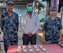 स्रोत नखुलेको १० लाख रुपैंयाँसहित एक युवक पक्राउ