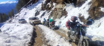 हिमपातका कारण बन्द सडक अझै खुलेन