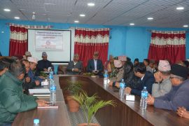 डडेल्धुरा पुगेर गृहमन्त्री लेखकले सुरु गरे भूकम्प पीडितलाई लाभग्राही अनुदान हस्तान्तरण