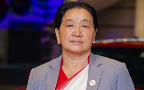 सांसद उर्मिला थेबे बसेको कुर्सी भाँचिदा प्रतिनिधि सभा बैठक प्रभावित, गगन थापाले रोके सम्बोधन”