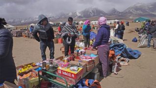 कोरलामा व्यापारिक गतिविधि विस्तार हुँदै