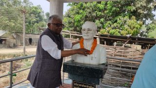 नेता गजेन्द्र नारायण सिंहको सालिकमा मन्त्रीले गरे माल्यार्पण