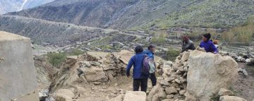 हुम्ला हिमपहिरो: खच्चरमा बोकाएर तिलगाउँ पुर्‍याइयो राहत सामग्री