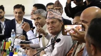 अमनलाल मोदीले एमालेबारे टिप्पणी गरेपछि , योगेस भट्टराईले एमालेबिनै बैठक गर्नुस् न भन्दै झोक्किए