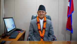 सञ्चारमन्त्री एवं एमाले उपमहासचिव पृथ्वीसुब्बा गुरुङ सम्मानित