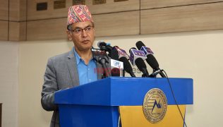 चितवनमा लोडसेडिङ छैन : हितेन्द्रदेव शाक्य