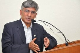 ‘बलेको बत्तिमुनि बसेर ‘बिजुली गयो’ भन्दै भ्रम फैलाइँदैछ : विष्णु रिमाल
