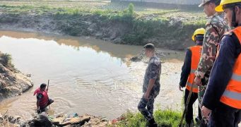 बाढीमा बगेर बेपत्ता महिला अझै फेला परिनन्, खोजी कार्य जारी