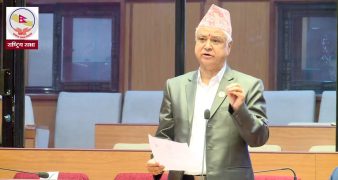 चुरोट र रक्सीमा कर वृद्धि रोक्न कांग्रेस सांसद मिश्रको आग्रह