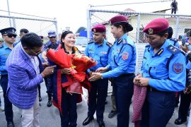 सगरमाथा आरोही सई कुञ्जाङ शेर्पाको त्रिभुवन विमानस्थलमा भव्य स्वागत