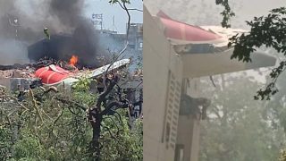 अहमदाबाद विमान दुर्घटनामा २७५ जनाको मृत्यु, भग्नावशेष हटाउने कार्य जारी