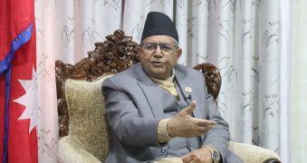 सभामुख घिमिरे विपक्षीको निर्णय कुर्दै, कानूनमन्त्रीसहित सत्तापक्षसँग छुट्टै छलफलमा