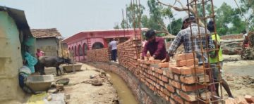 दलित बस्तीको बाटो बन्द गरी मन्दिरमा पर्खाल