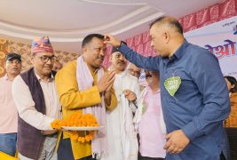 नागरिक उन्मुक्ति बाँके अध्यक्ष चन्तराम थारु कांग्रेसमा प्रवेश