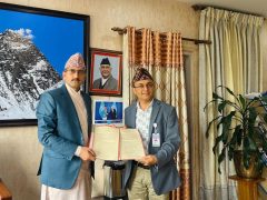 सचिव पन्थ र डा. रेग्मीबीच कार्यसम्पादन सम्झौता सम्पन्न