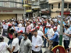 आज पनि विलासी करको विरोधमा सुनचाँदी व्यवसायी सडकमा