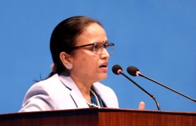 मन्त्रीको घुस प्रकरणमा माओवादीले माग्यो प्रधानमन्त्रीको जवाफ