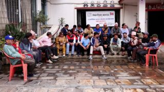माओवादी पार्टी कार्यालयमा शिक्षक महासंघको धर्ना कार्यक्रम जारी, १ बजे ज्ञापनपत्र बुझाइने