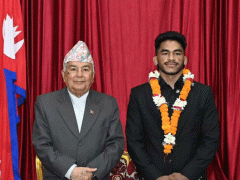 राष्ट्रपतिबाट रविन्द्रलाई सम्मान प्रदान
