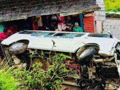 विद्यार्थी यात्रु भ्यान दुर्घटना, ६ जना घाइते