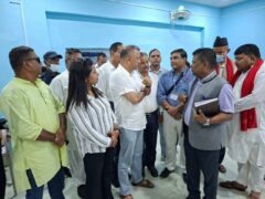 हैजाका बिरामी भेट्न नारायणी अस्पताल पुगे महामन्त्री थापा