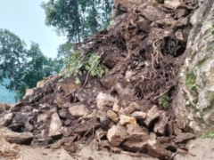 केचना–कञ्चनजंघा सडक अवरुद्ध