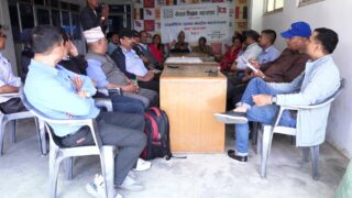 राप्रपा पार्टी कार्यालयमा शिक्षकहरू आन्दोलित