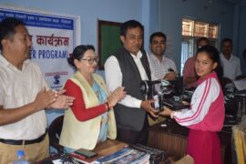 महिलाको आर्थिक सवलीकरणका लागि सिलाइ मेसिन वितरण