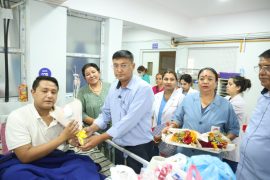 डा. सुनिल शर्माको मानवीय पहल, जेनजी प्रदर्शनमा घाइते भएकालाई केएमसीमा निःशुल्क उपचार