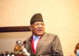 ओलीको ‘वृद्धाश्रम’ टिप्पणीप्रति प्रचण्डको जवाफ : ‘हत्या गर्नेले हामीलाई अपमान गरे’