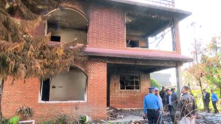 गृहमन्त्री अर्यालद्वारा राष्ट्रपतिको क्षतिग्रस्त निजी निवास मर्मतसम्हार गर्ने प्रतिवद्धता