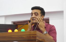सांसद रहबर अन्सारीले आफ्नै अनुहारमा दले कालोमोसो
