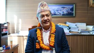 सर्वोच्चको परमादेशपछि प्राधिकरण फर्किए हितेन्द्रदेव, भन्छन्– ‘सरकारसँग मिलेर काम गर्छु’