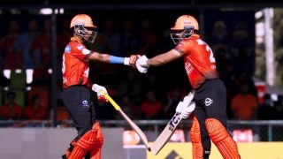 चितवन राईनोजले दियो पोखरा एभेन्जर्सलाई १२१ रनको लक्ष्य
