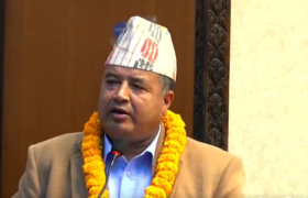 बालेनप्रति महेश बस्नेतको टिप्पणी : विदेशीले स्वार्थ पूरा भएपछि नेता होइन, जोक्कर भनेर बोलाउने छन्