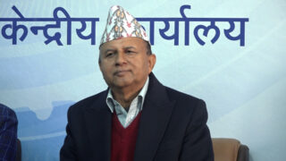 एमाले महासचिव पोखरेल भन्छन्– अध्यक्ष ओली झापा ५ मा जोखिममा हुनुहुन्न