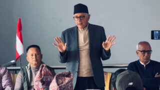 पार्टी फुटबाट जोगाउन मध्यमार्गी धार अपनाएँ : शेखर कोइराला