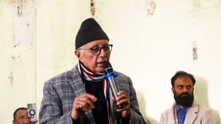 निर्वाचन आयोग पुगेर डा.कोइरालाले भने– कुनैपनि पदाधिकारी वा व्यक्तिलाई विशेष महाधिवेशन बोलाउने अधिकार छैन