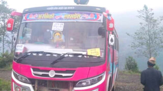 तामाकोशी दुर्घटनापछि रोकिएको अरनिको यातायातको बस १५ दिनपछि पुनः सञ्चालन