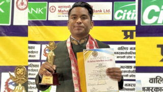 लोक आधुनिक गायनतर्फ बर्देवालाई अवार्ड